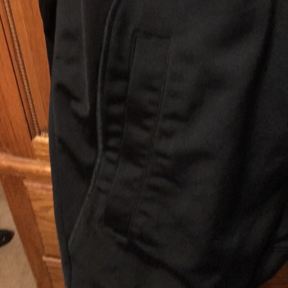 Men’s Under Armour Zip Up Hoodie🖤 - Picture 4 of 7